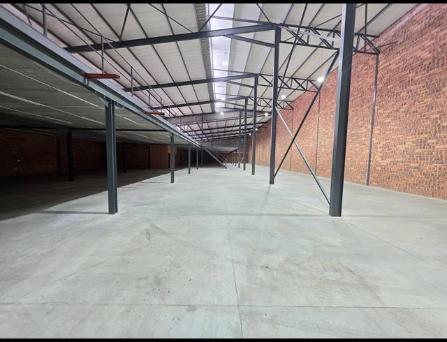 2,342M² WAREHOUSE TO LET IN ORMONDE